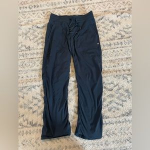 Lululemon studio pant size 8